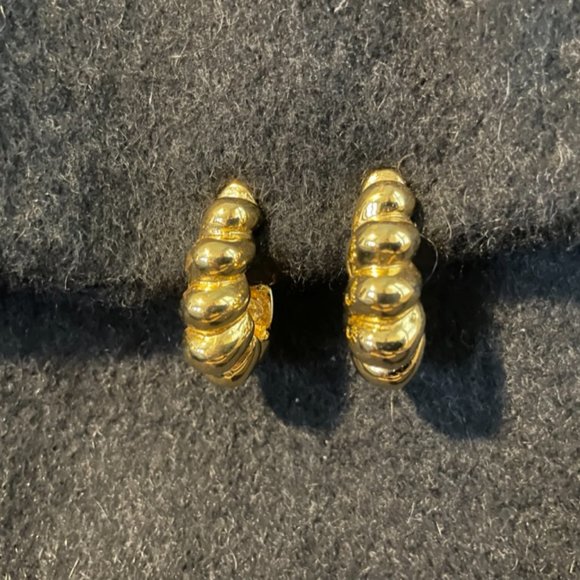 Vintage Kenneth Jay Lane Clip Earrings - Picture 2 of 3